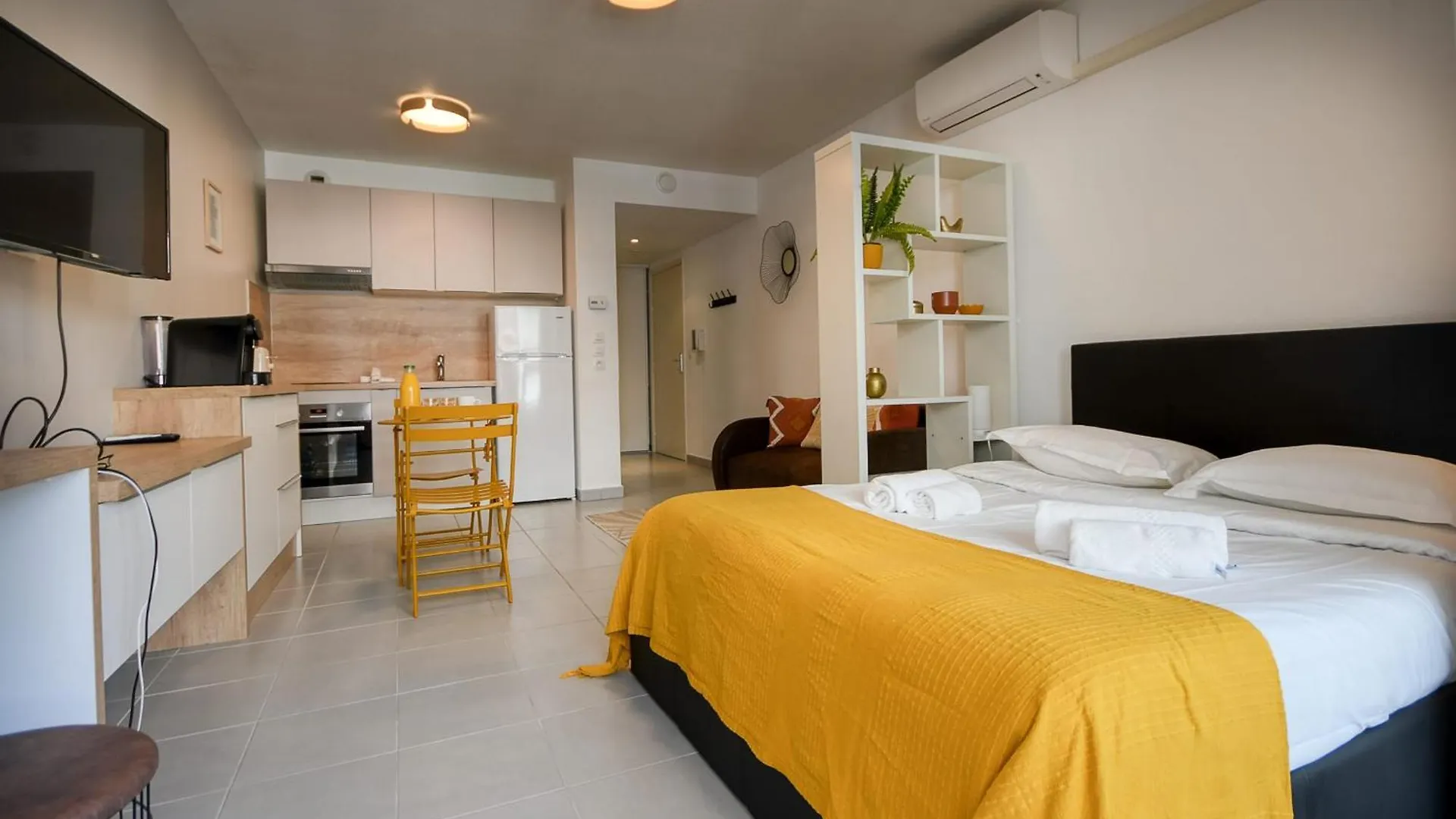 Apartment Le Stella Marine Studio Airco Garage For 2 By Sunset Juan-les-Pins France