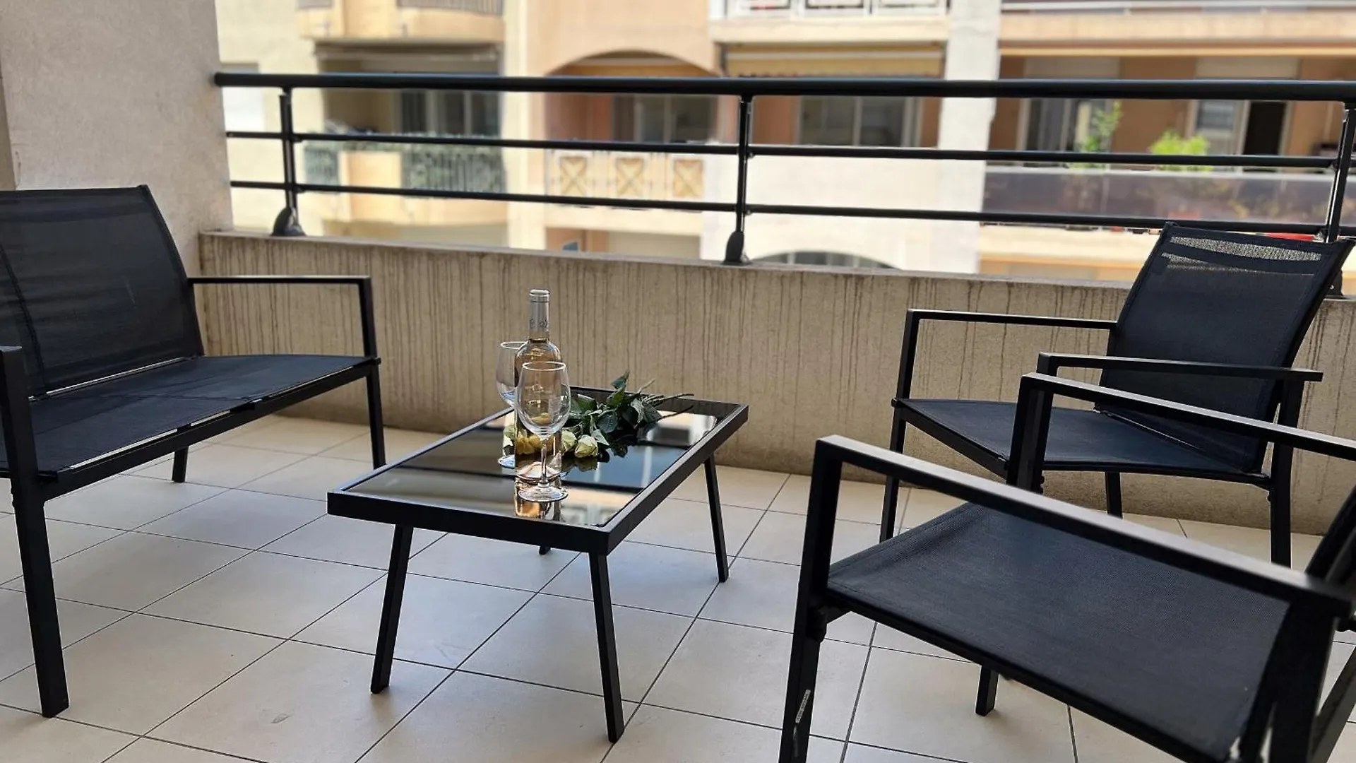 Le Stella Marine Studio Airco Garage For 2 By Sunset جوان ليه باه 0*, جوان ليه باه